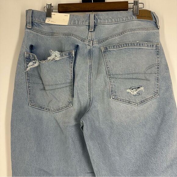 AMERICAN EAGLE Women’s Light Wash 90s Flare Destroyed Denim Jeans Sz 14 - Picture 5 of 14